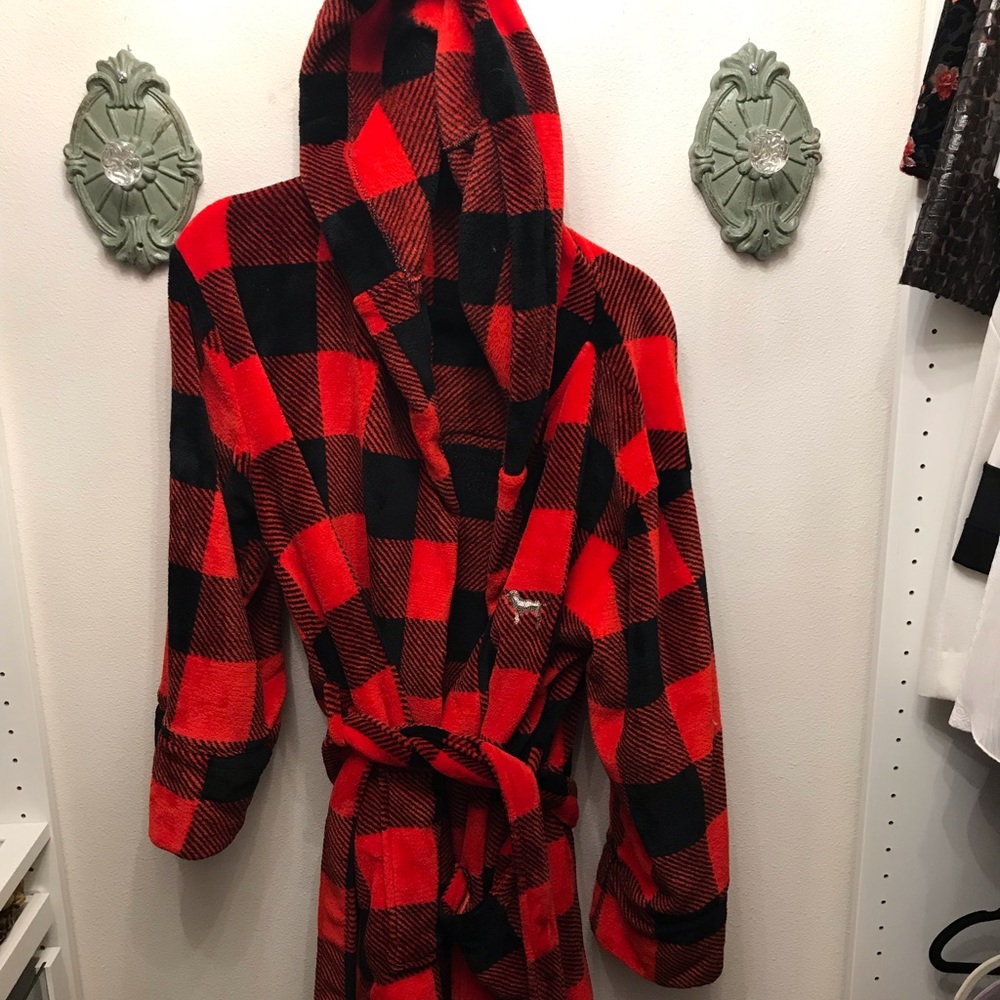 Victoria secrets (Pink) plaid robe in red